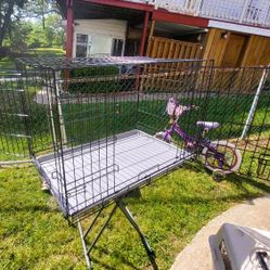 NEW Boots & Barkley 36 inch crate with divider - 36 long 23" wide 25" tall