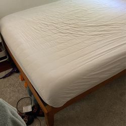 Queen Size Tempur-pedic Mattress 