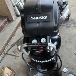 1.7 HP, 200 PSI, 30 Gal., 5.1 SCFM 90 PSI, Single-Stage, Oil Free Portable Vertical Electric Air Com