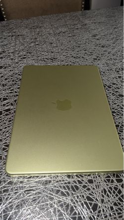 Mac book neo like new!