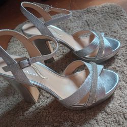 Nina Nazlee Platform Sandal Pumps 