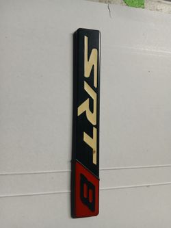 SRT 8 emblem