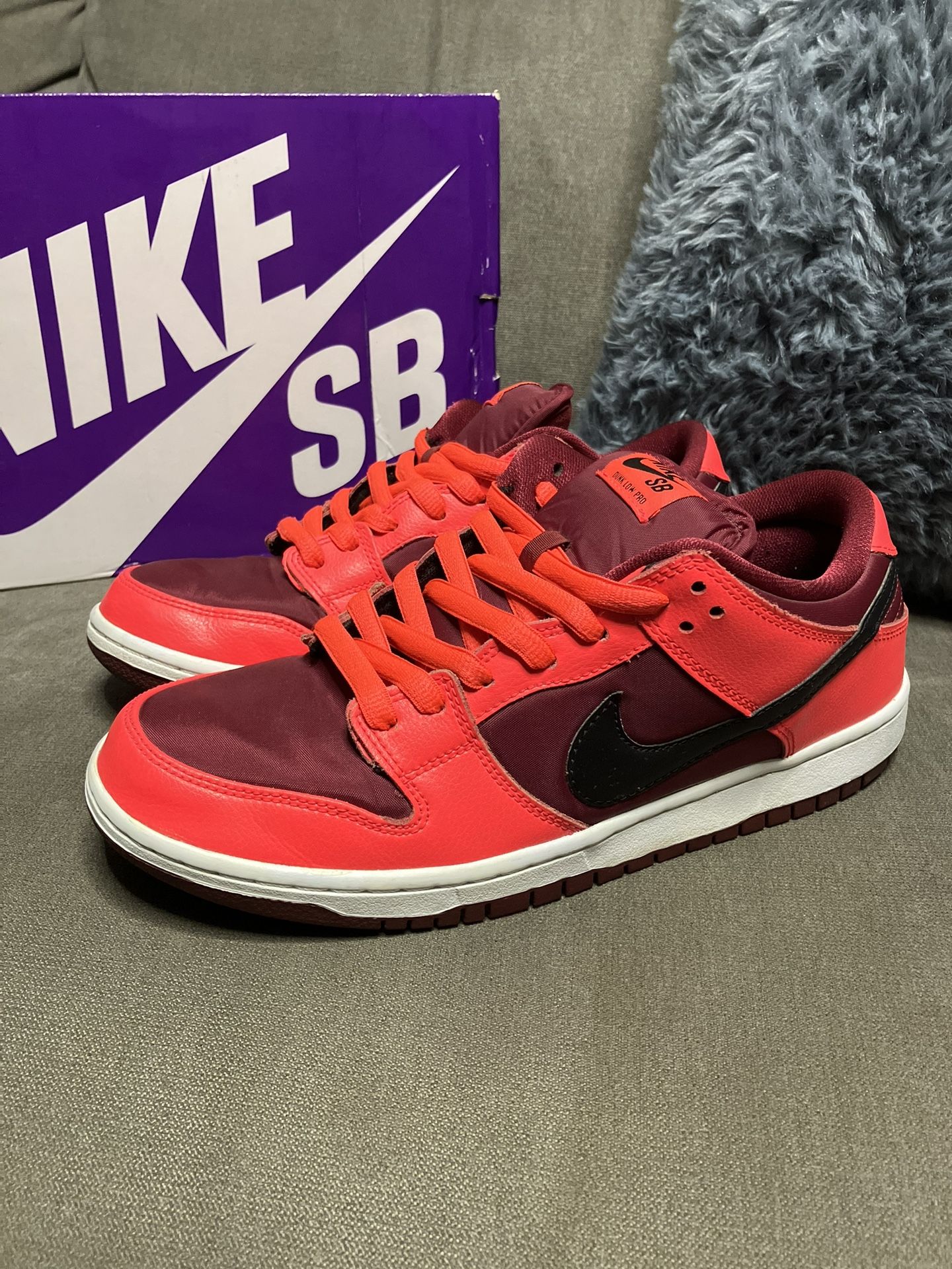 Sz 9.5m- 2014 Nike Sb Dunk Low Laser Crimson- Used Rep Box