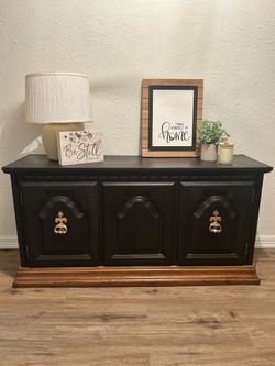 🖤✨ Elegant Solid Wood Accent Cabinet ✨🖤