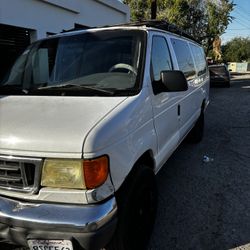 2006 Ford 3500 Heavy Duty Van 