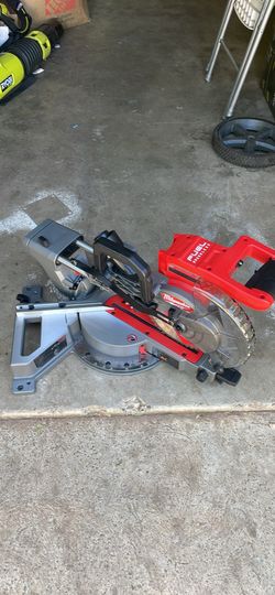 Milwaukee M18 FUEL 18V Lithium-Ion Brushless Cordless 7-1/4 in. Dual Bevel Sliding Compound Miter Saw (Tool-Only)