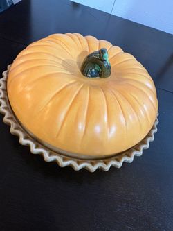 Pumpkin pie dish