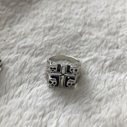 Skull And Cross Metal Ring 