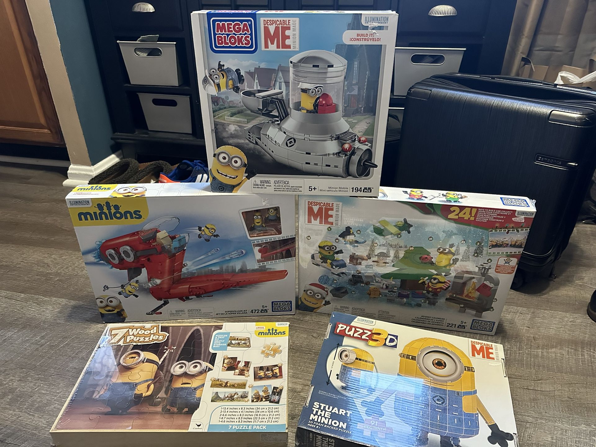 5 Minions Puzzle,  Mega Bloks, And Models All Brand New Never Opened!! 