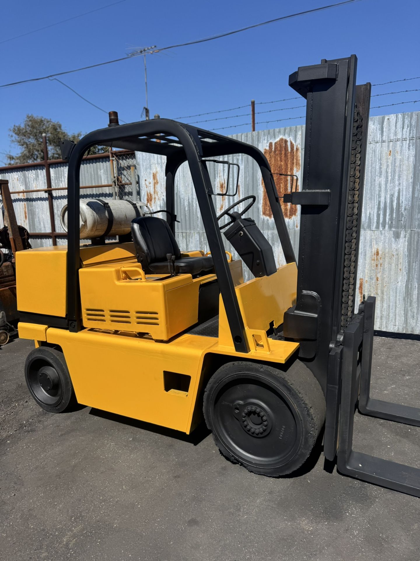 Caterpillar Forklift