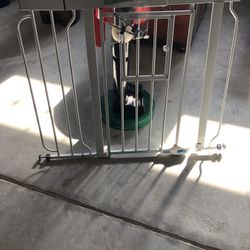 Pet gate