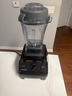 Vitamix Explorian E310 Blender 48oz – Black