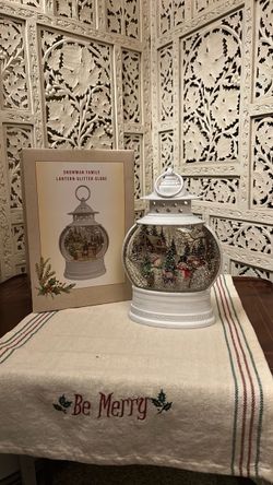 Snowman Family Lantern Glitter Globe