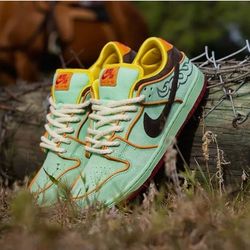 Size 8 Nike SB Dunk Low Pro 