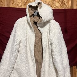 WHITE SHERPA JACKET W HOODIE 