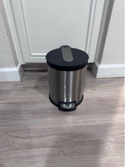 Stainless Steel Step Pedal Bathroom Trash Can w/ Inner Bin