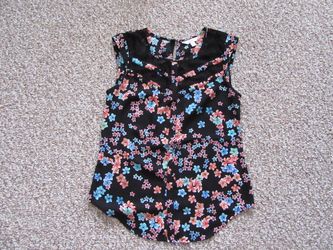 NWOT Candie's Floral Black Sleeveless Blouse Size XS