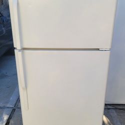 Precioso Refrigerador General Electric Listo Para Usar Super Limpio Lo Tengo Conectado Para Que Lo Mires Que Trabaja Bien $200
