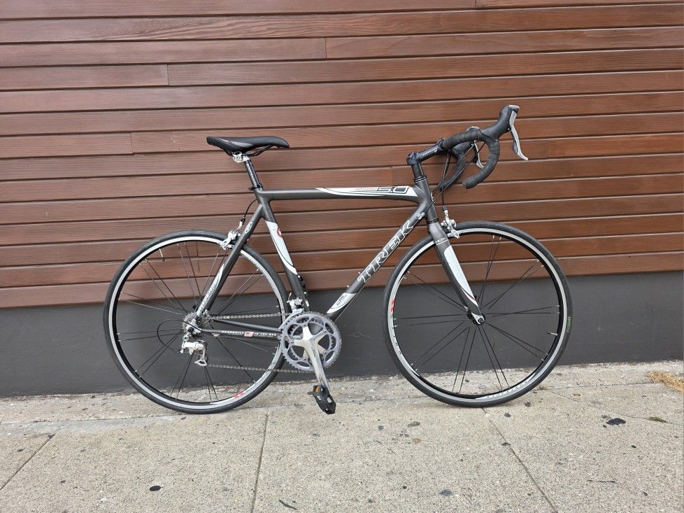 19.8 lb. All-Carbon Trek Madone 5.0 Racing Bike 