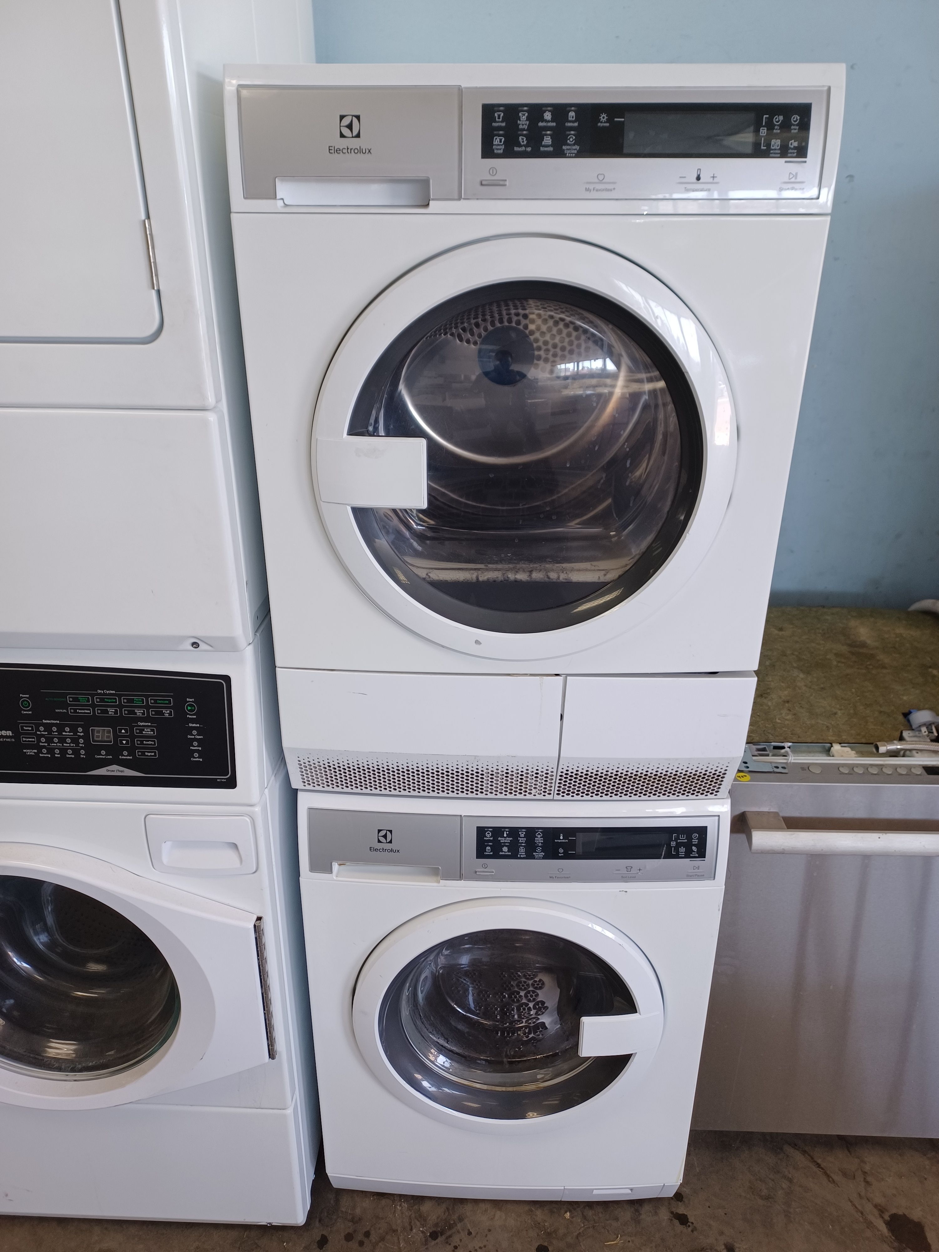 Electrolux 24inch washer dryer stackable set