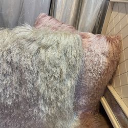 6 Piece Fluffy Pillows 