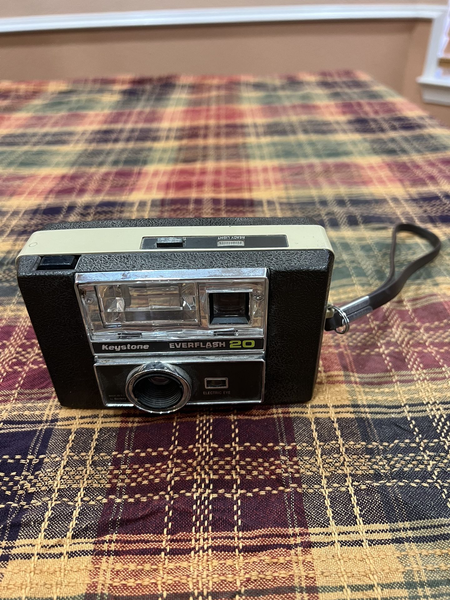 Vintage Keystone Everflash 20 Camera – Cámara vintage Keystone Everflash 20
