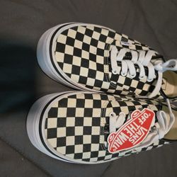 BRAND NEW VANS OFF THE WALL CHECKERBOARD SNEAKERS