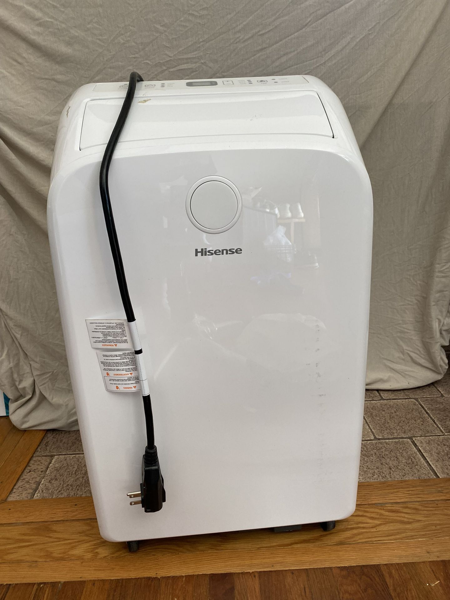 Hisense 7500-BTU DOE (115-Volt) White Vented Portable Air Conditioner with Remote Cools 400-sq ft