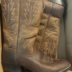 Women’s Ariat Boots Size 8.5 