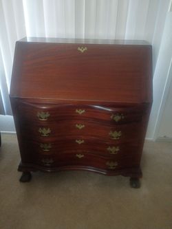 Jewelry dresser