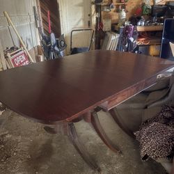 Beautiful Antique Mahogany Dining Table