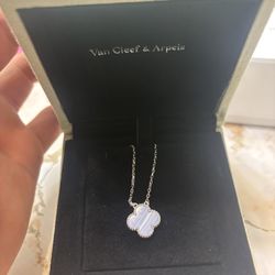 White gold vancleef necklace 
