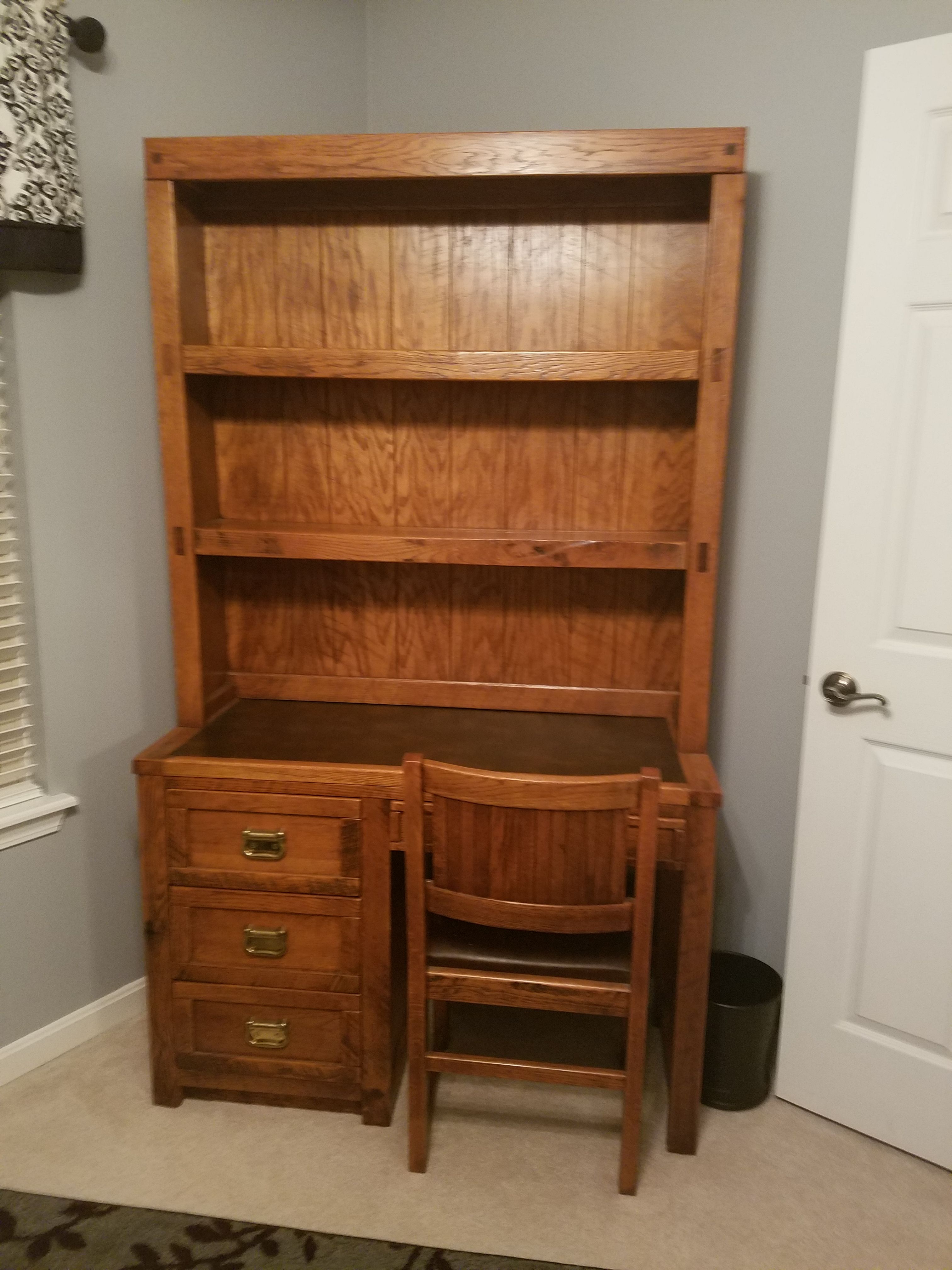 Vintage YoungHinkle Outrigger Oak Desk for Sale in Sellersburg, IN