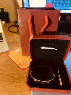 Love bangle cartier