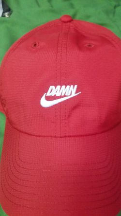 Idealmente aterrizaje Habitar Nike x TDE Red DAMN hat for Sale in Long Beach, CA - OfferUp