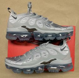 Nike Air Vapormax Plus Wolf Grey Men’s size 8.5 running shoes NEW!