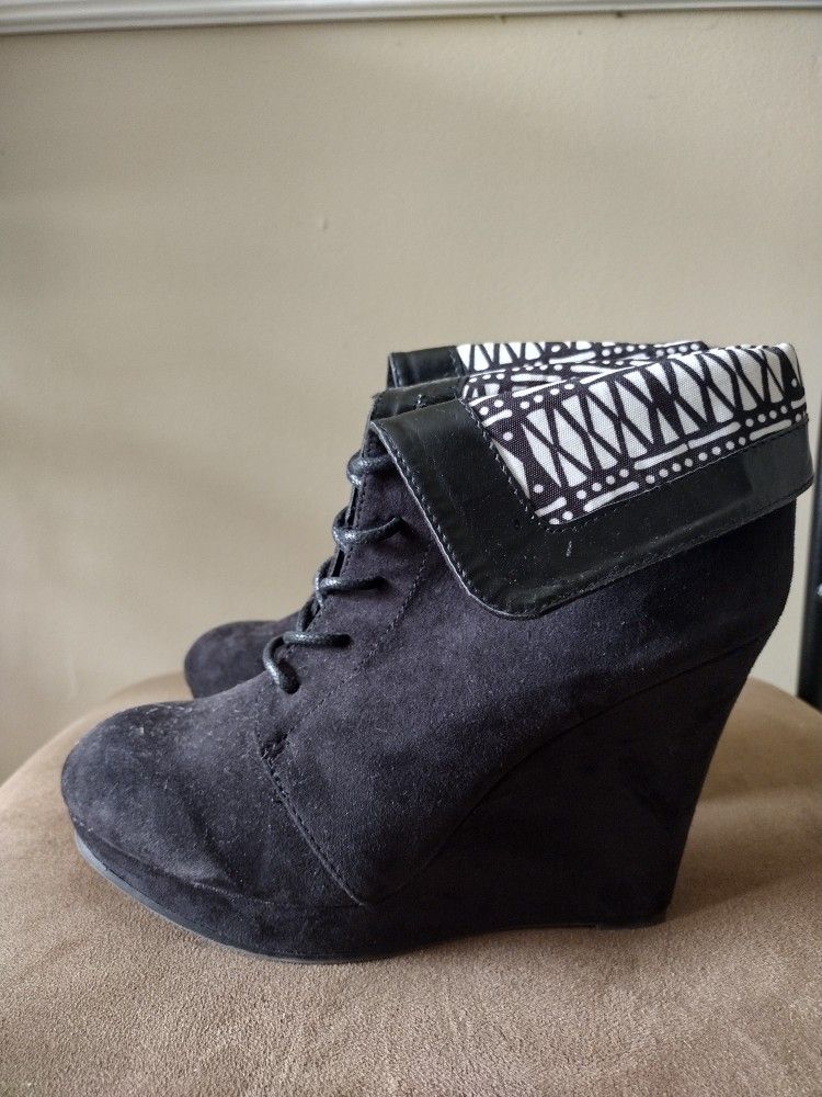 Qupid Wedged Booties