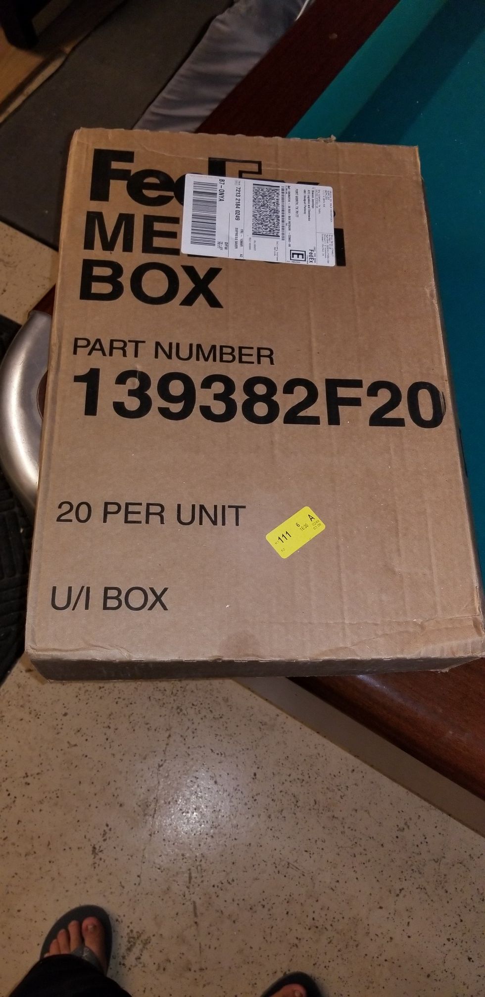 Fedex medium boxes new.