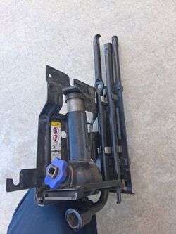 Dodge ram 2500 spare tire tools kit