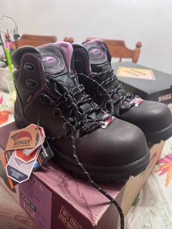 New women’s composite safety toe