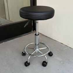 Brand New Rolling Stool Chair Salon Stool Chair