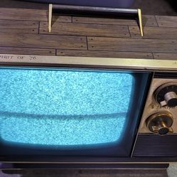 1976 Zenith Spirit of '76 9" TV CRT Gaming Retro Model G1176X Powers On