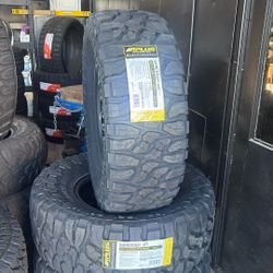 35x12.50R17
