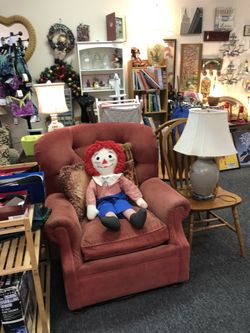 Very confortable chair.