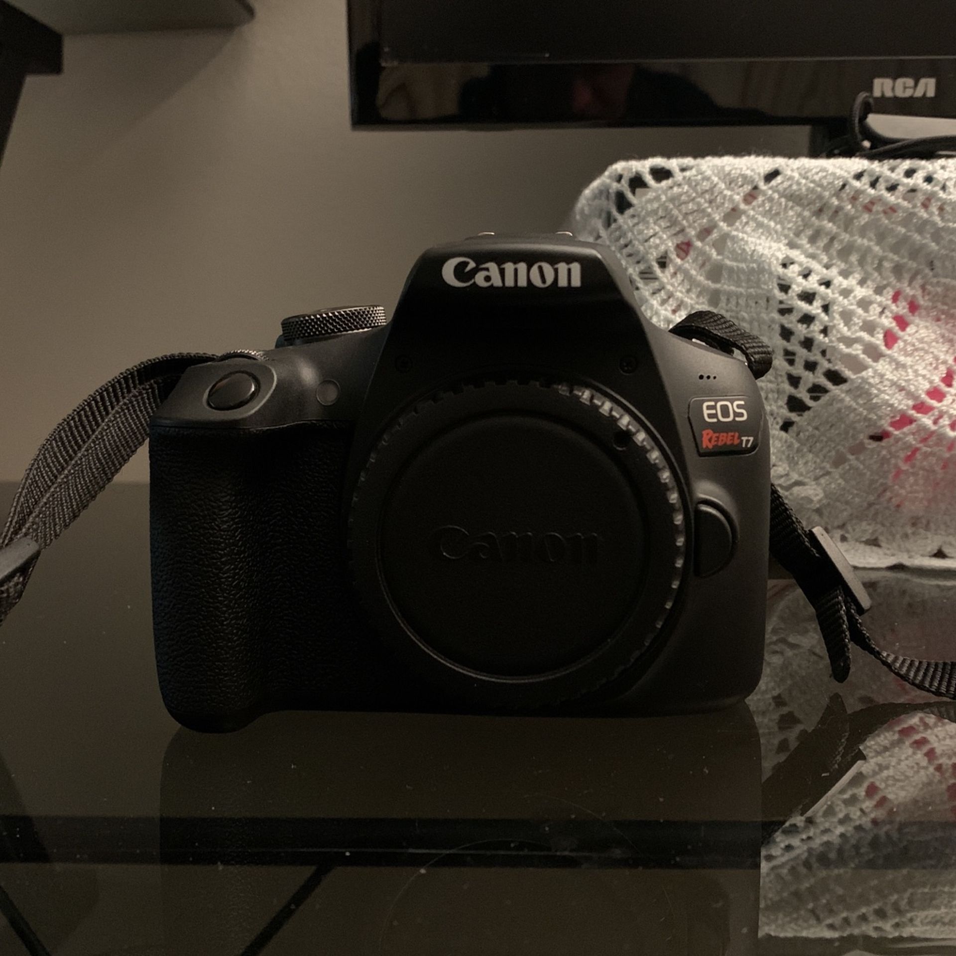 Canon EOS Rebel T7