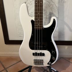 PJ Configured Precision Bass Fender Squier Gold Logo AFFINITY SERIES P Bass Guitar FULLY SET UP Super Clean White FREE TUNER & WALL HANGER