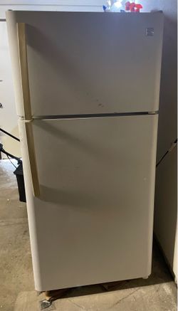 Refrigerator/freezer. Off Boxelder dr 92563