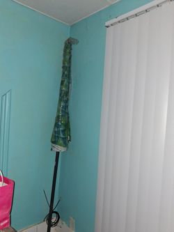 New table umbrella