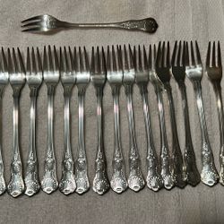 Vintage International Silver Co. Set Of 18 Appetizer-seafood Forks  Silver Plated 