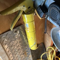 Large Caulking Gun 